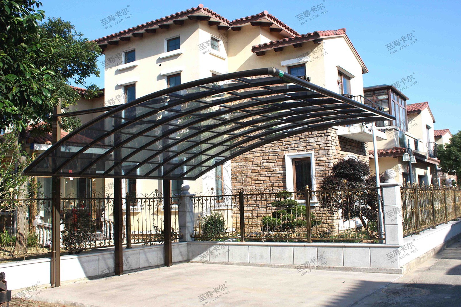 至尊卡爾鋁合金車棚.jpg 至尊卡爾鋁合金車棚.jpg