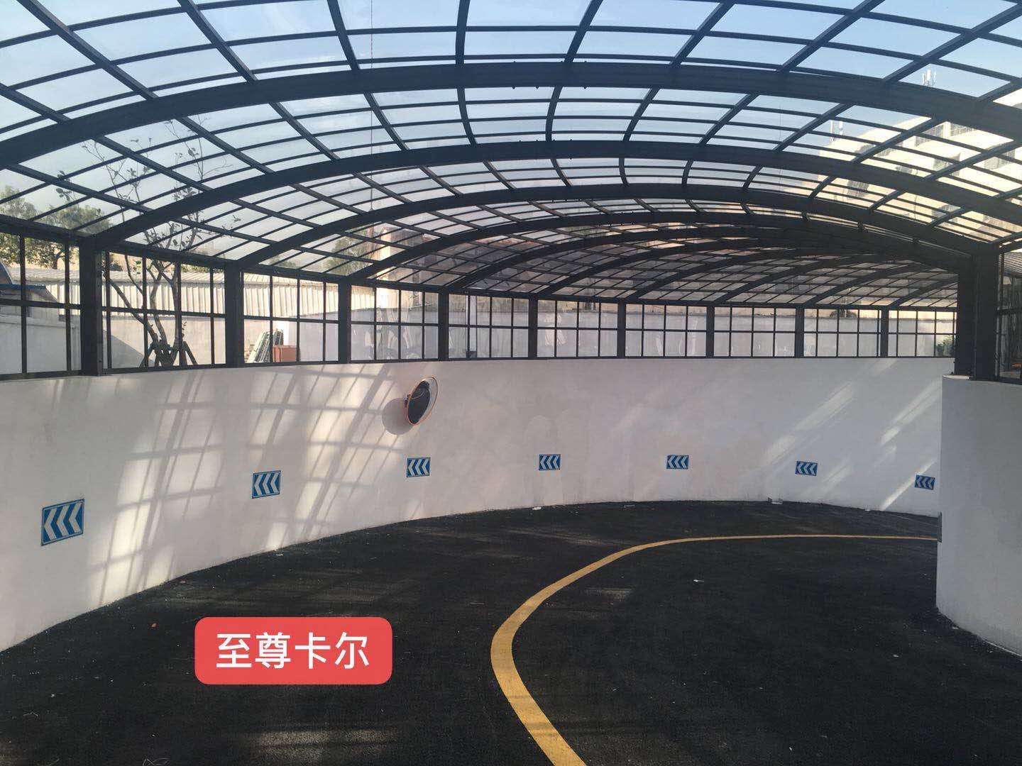 車庫出入口玻璃雨棚