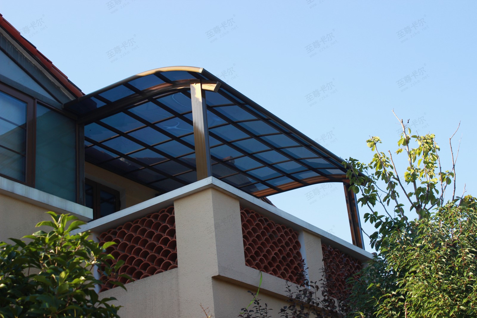 至尊卡爾陽臺(tái)雨棚.jpg 至尊卡爾陽臺(tái)雨棚.jpg