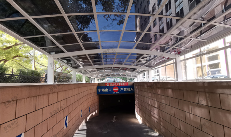 至尊卡爾入庫棚.jpg 至尊卡爾入庫棚.jpg