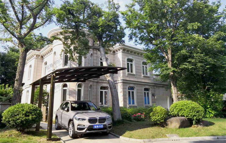 讓人贊不絕口的車棚效果圖，業主安裝后高端大氣又實用！您了解這種車棚材料嗎？