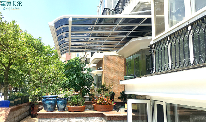 上海做雨棚的廠家？廠家定制全鋁合金雨棚？