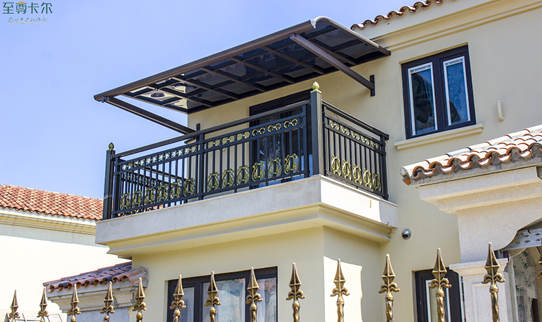 聚碳酸酯板和玻璃哪個做雨棚好？