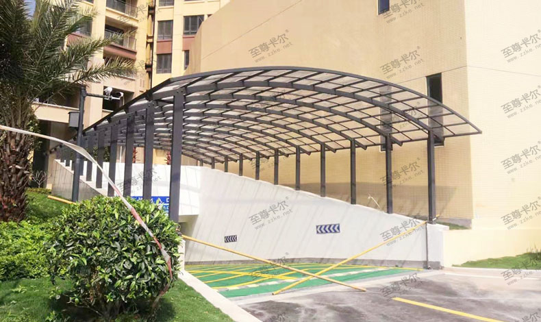 汽車坡道雨棚的壽命一般是多少年？至尊卡爾雨棚